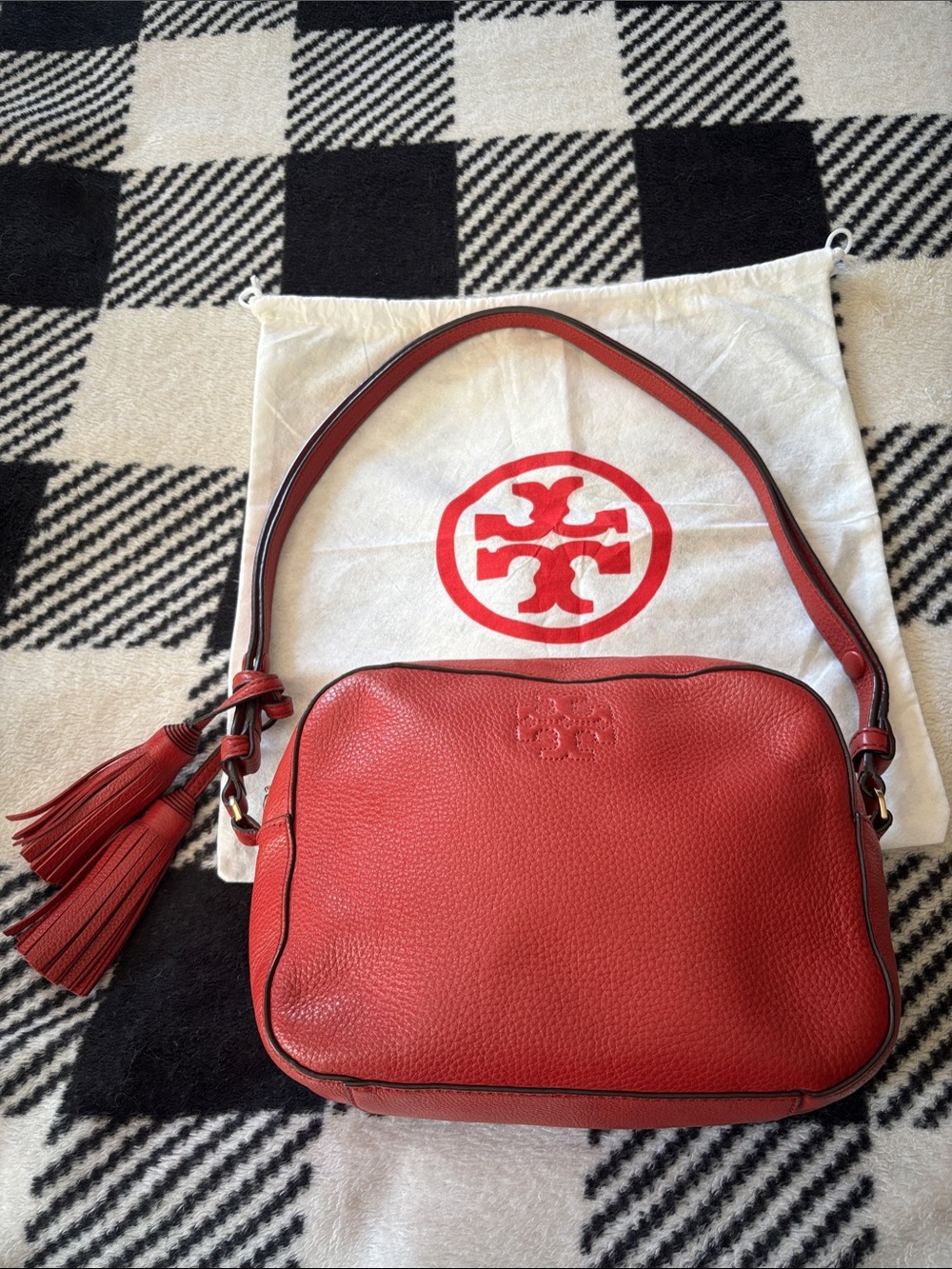 EUC- Tory Burch True Red Pebbled Leather Shoulder/cross body Bag with Tassel